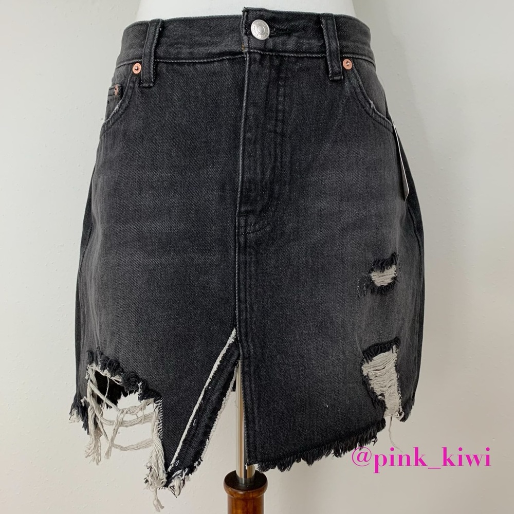 Free People Relaxed and Destroyed Denim Skirt Size:  28